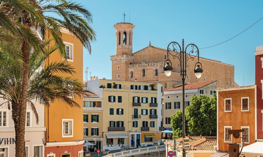 Airport to Mahón: transport & parking made easy | Royal Life