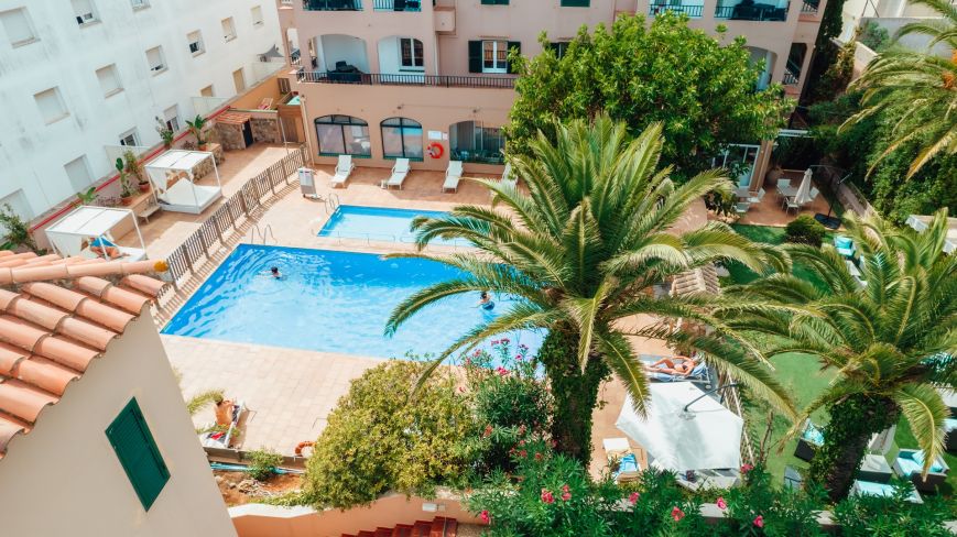 Where is the best place to stay in Menorca if you don’t want to rely on a car